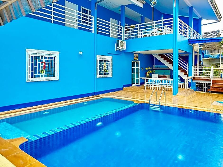 Blue House Hotel 2*