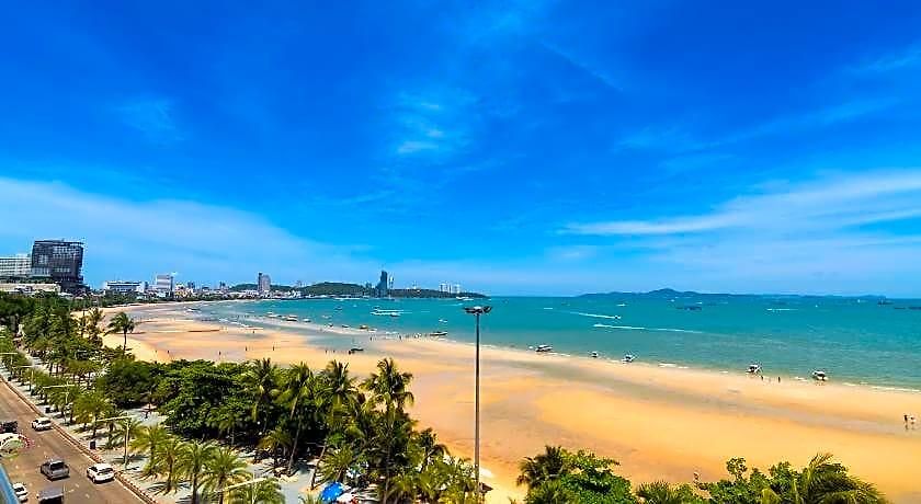 Hotel Baboona Beachfront Living Pattaya
