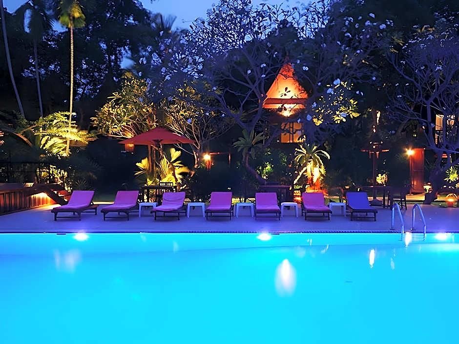 Sugar Hut & Restaurant Resort 3*