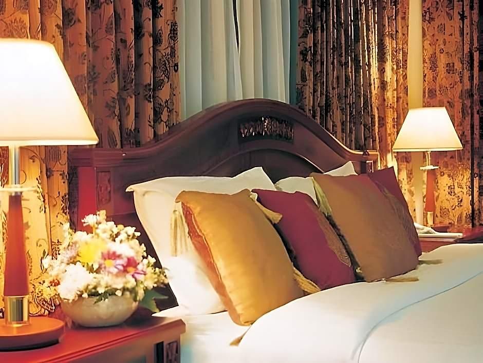 Lk Pavilion Executive Serviced 2*