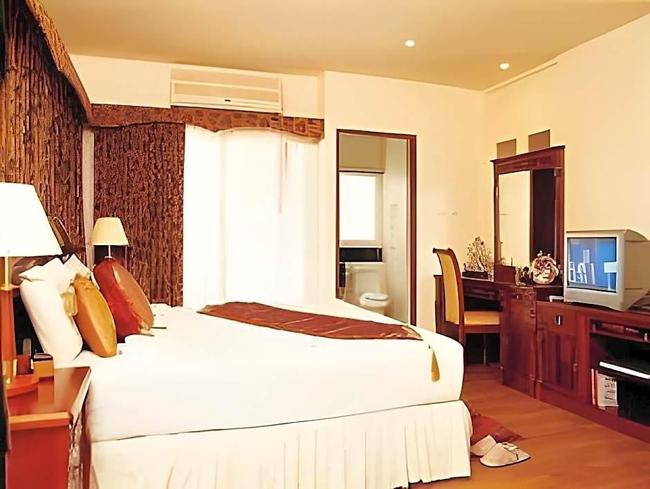 Lk Pavilion Executive Serviced 2*