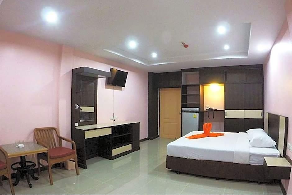 เอเอ โฮเทล พัทยา โรงแรม 2*