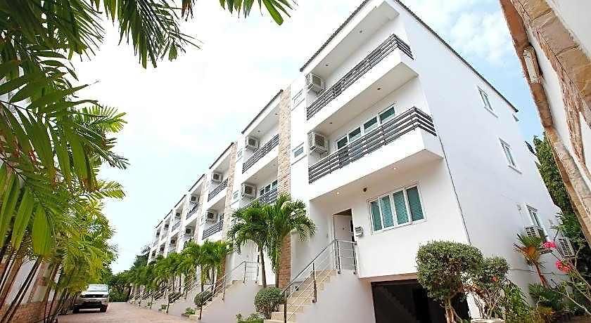 Hidden Palm Pool Hotel 3*
