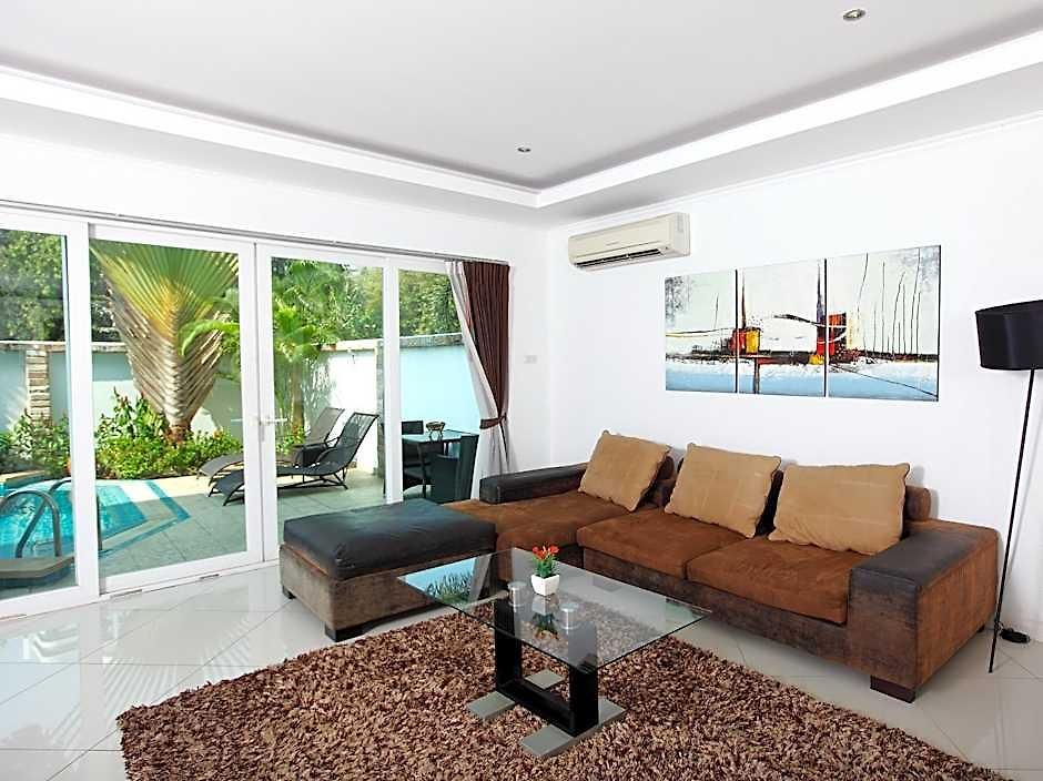 Hotel Hidden Palm Pool