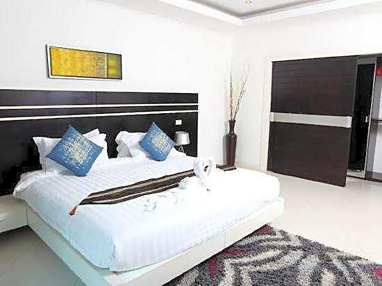 Hotel Hidden Palm Pool Pattaya