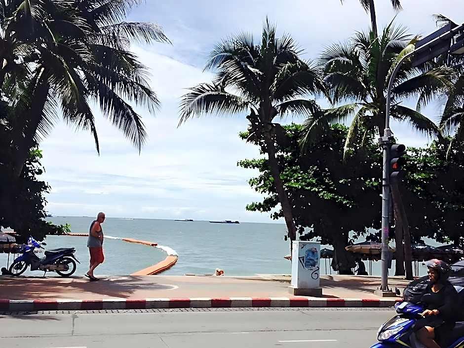 เดอะ เอเอ พัทยา เรสซิเดนซ์ โรงแรม 2*