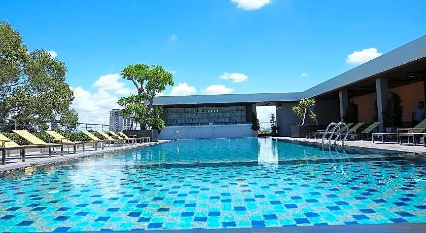 Season Five Hotel