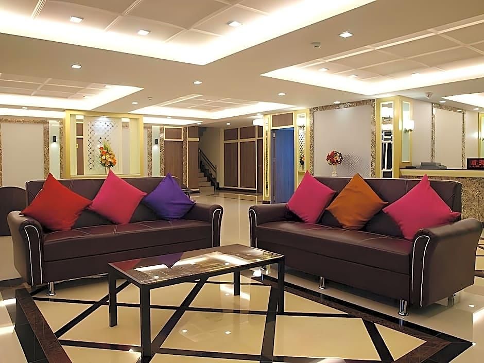 V Hotel 2*