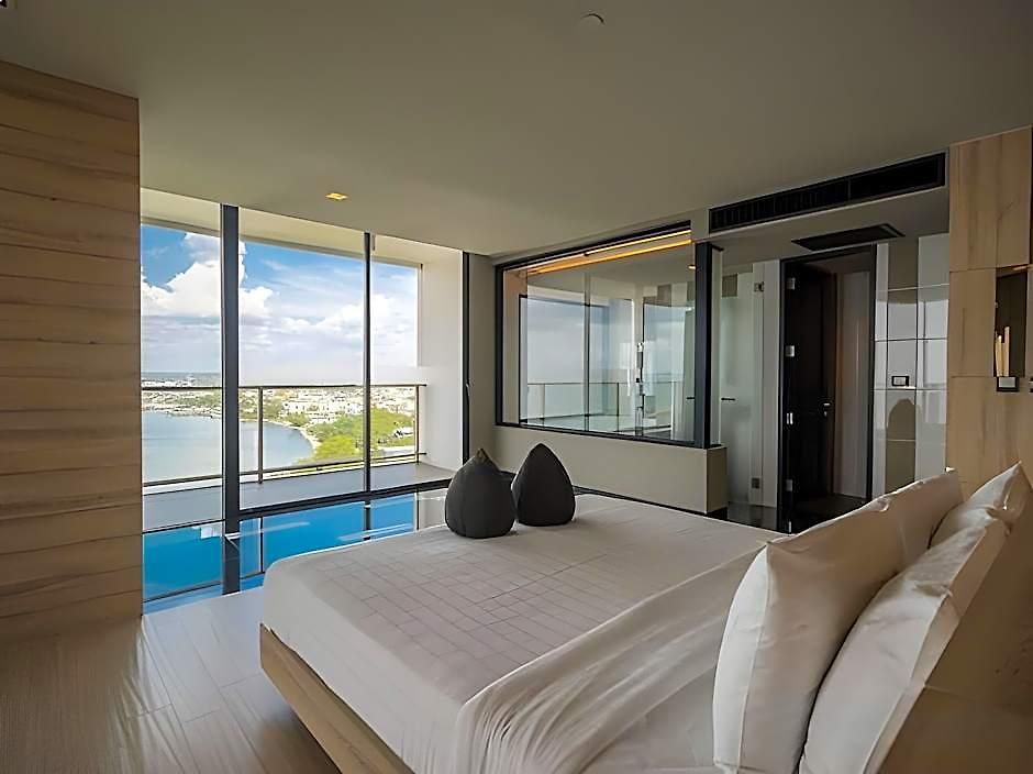 Tsix5 Phenomenal โรงแรม