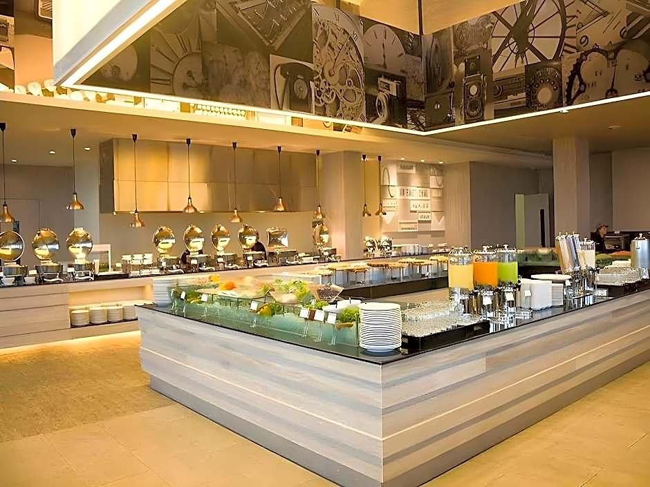 โรงแรม Tsix5 Phenomenal 5*