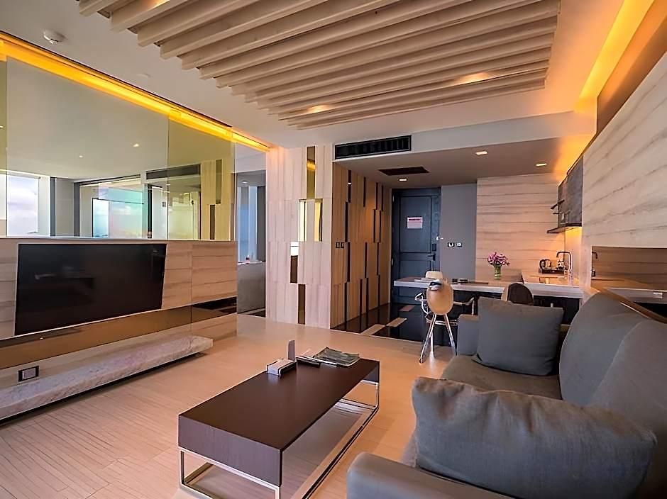 Tsix5 Phenomenal โรงแรม 5*