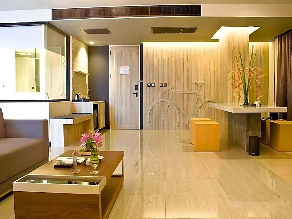 Tsix5 Phenomenal โรงแรม Pattaya