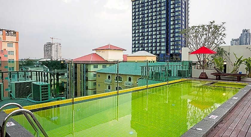 Sunshine Hip Hotel 3*