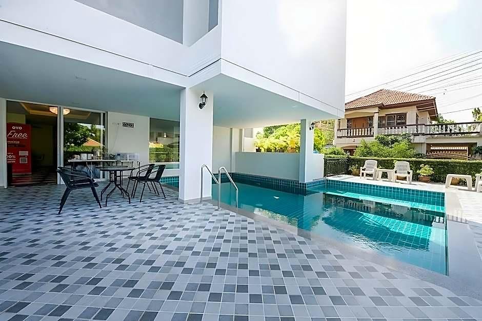 Baan Hinwong Hotel 2*