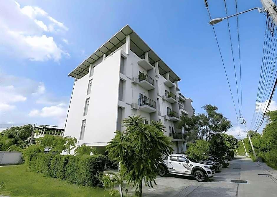 Baan Hinwong Hotel 2*