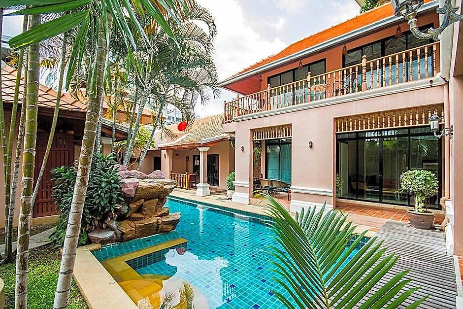 พระตำหนักวิลล่า 10 ห้องนอน พร้อมสระว่ายน้ำส่วนตัว Villa Pattaya