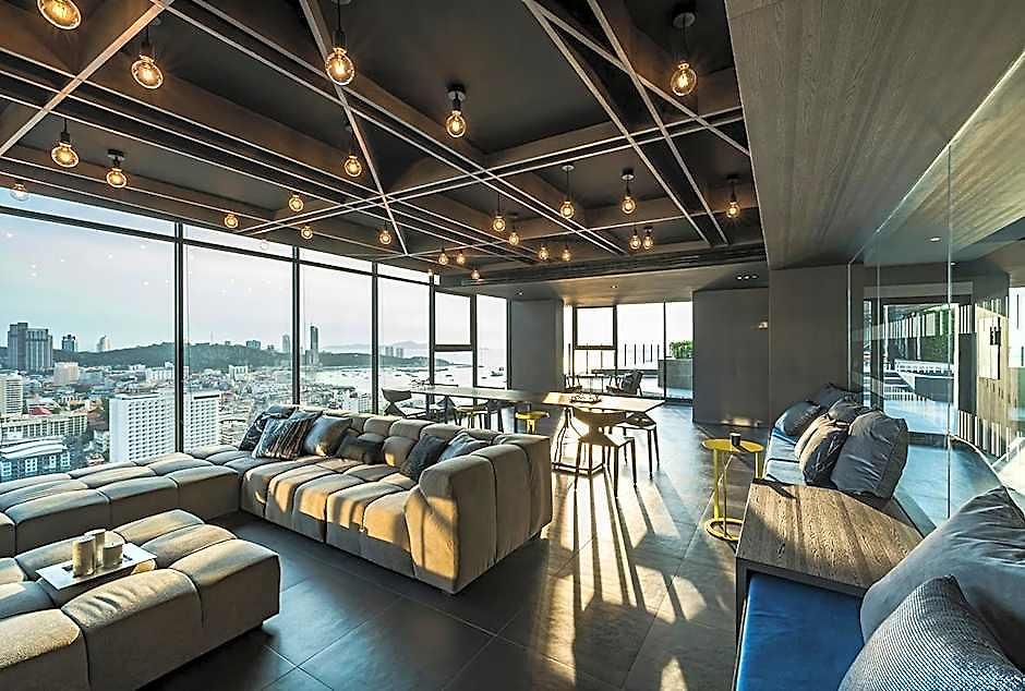 The Base By Fiona โรงแรม Pattaya