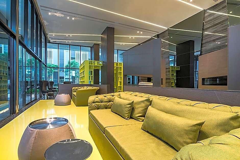 โรงแรม The Base By Fiona 5*