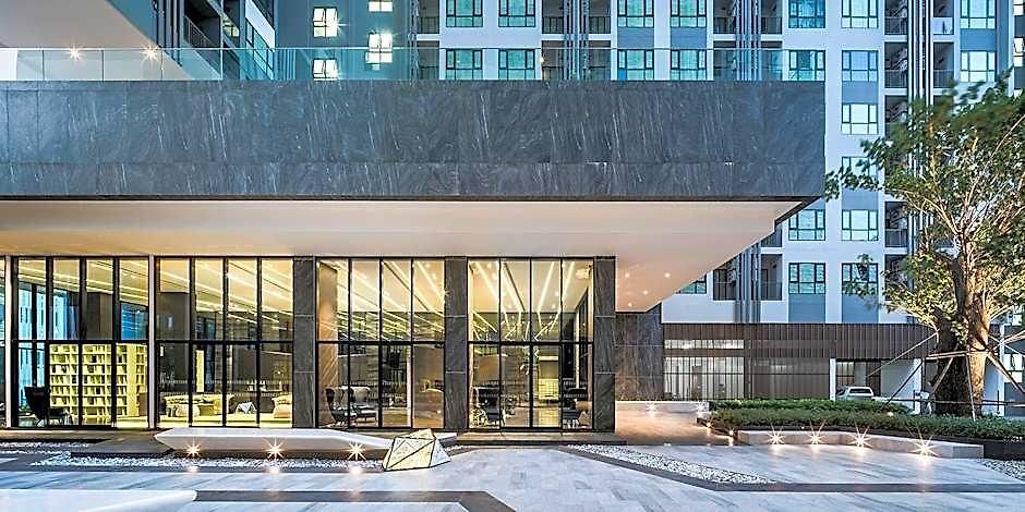 The Base By Fiona โรงแรม Pattaya