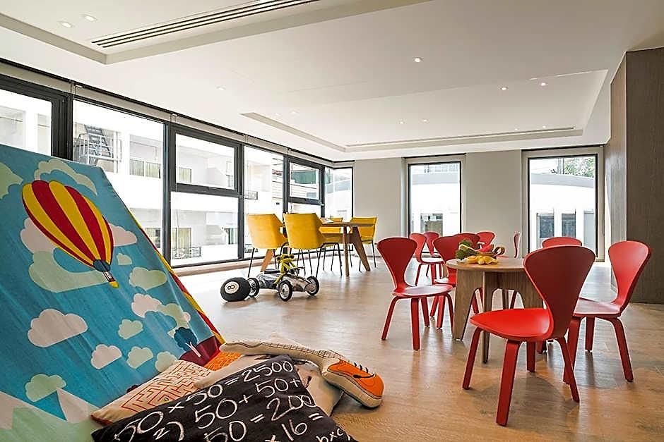 โรงแรม The Base By Fiona Pattaya