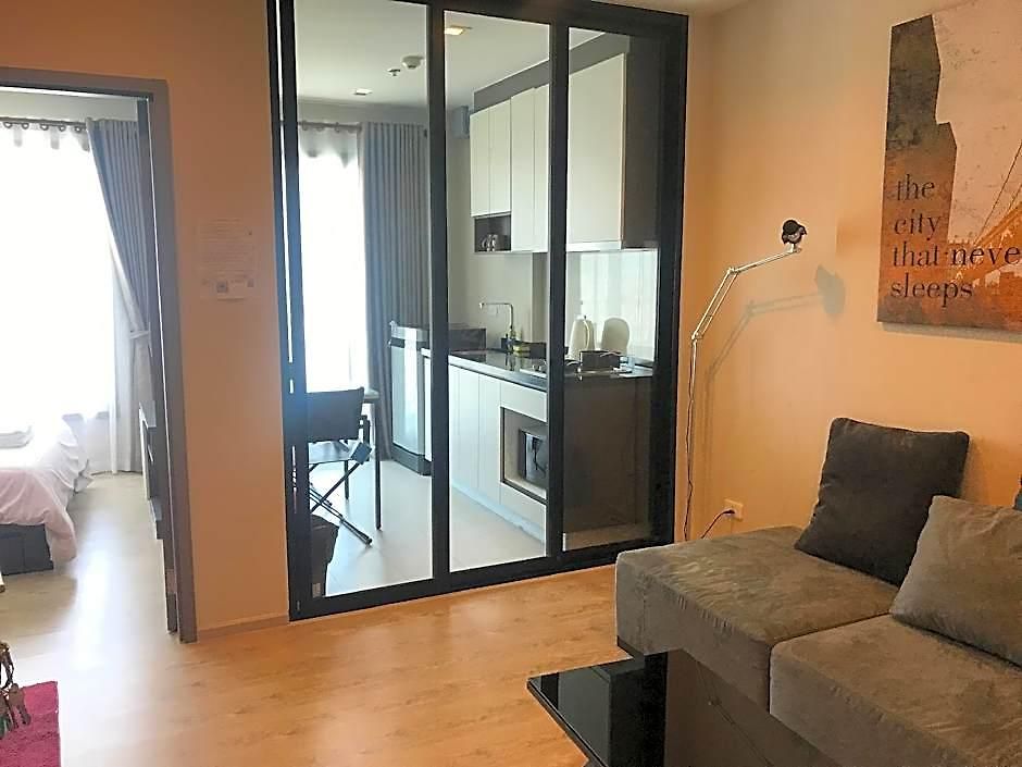 โรงแรม The Base By Fiona Pattaya