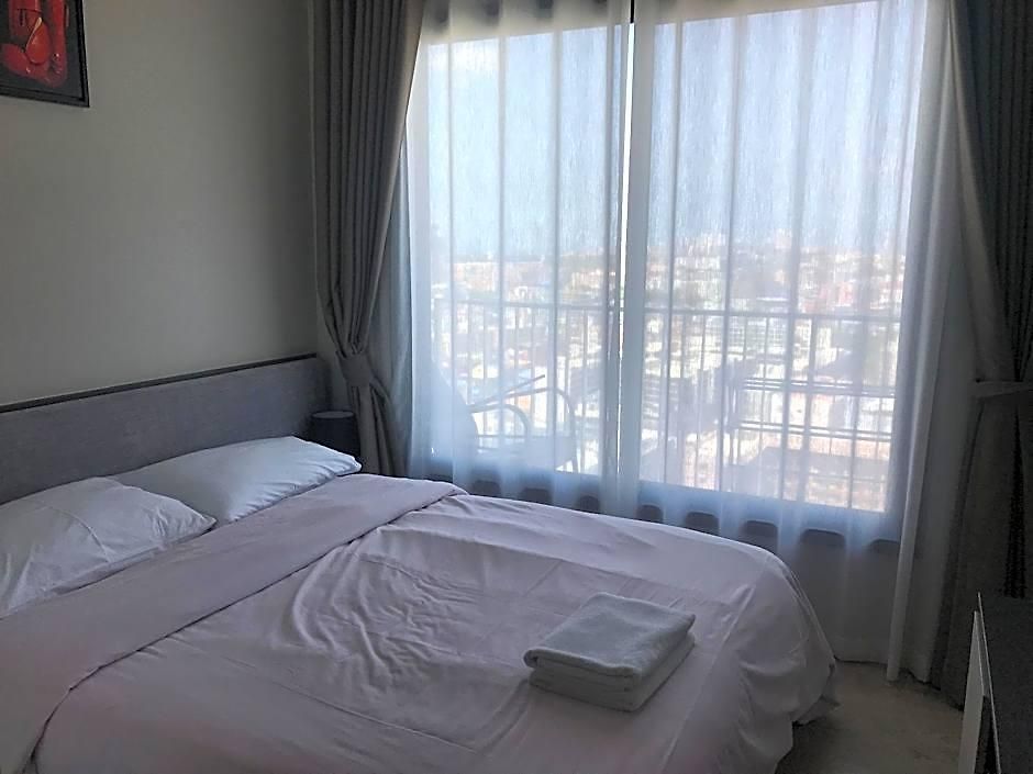 The Base By Fiona โรงแรม Pattaya