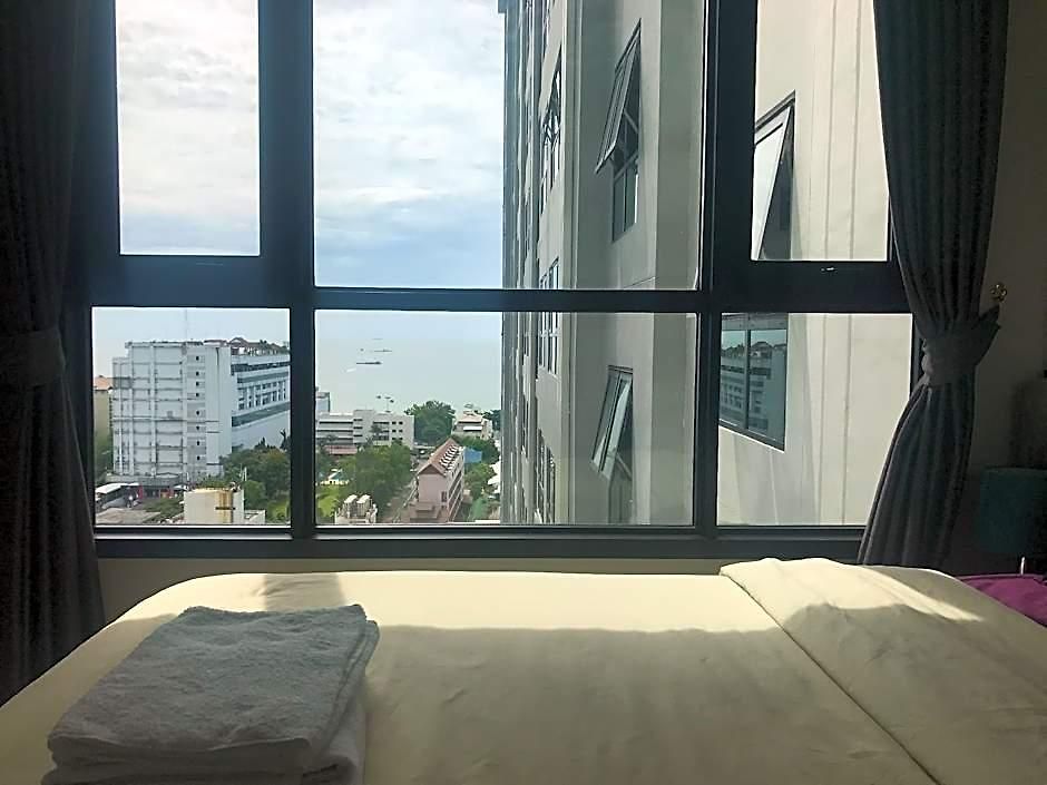 The Base By Fiona โรงแรม Pattaya