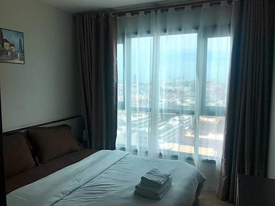 The Base By Fiona โรงแรม Pattaya