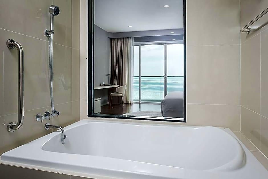 Hotel White Residences 3*