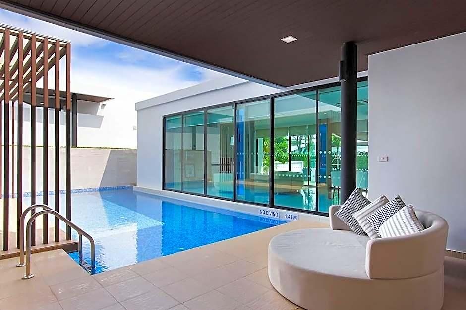 Hotel White Residences 3*