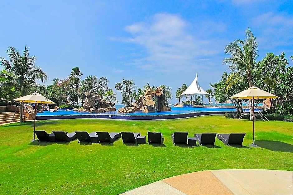 Hotel White Residences 3*