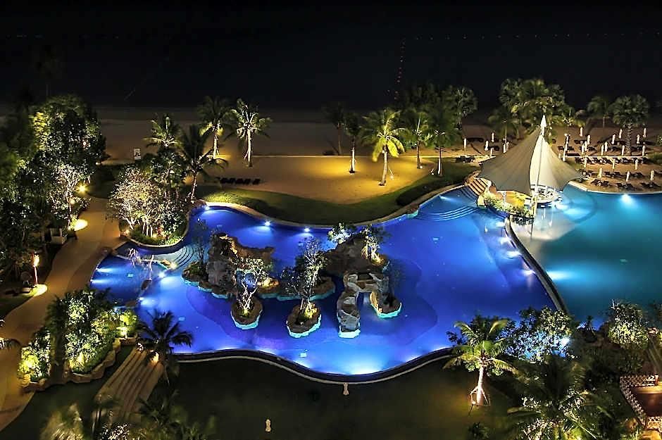 Hotel White Residences 3*