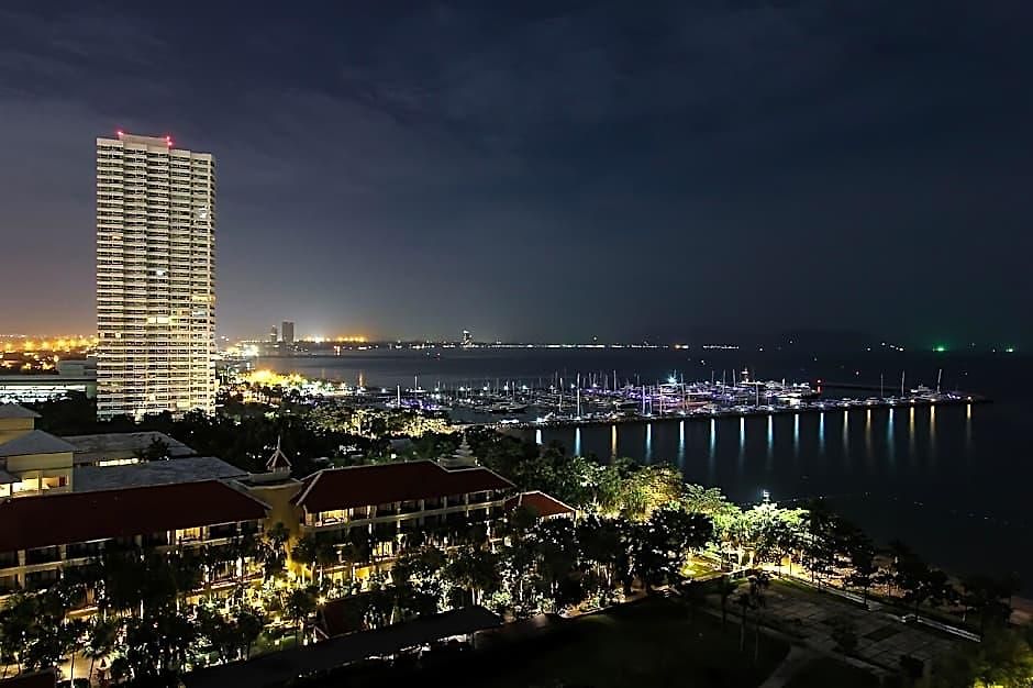 White Residences Hotel