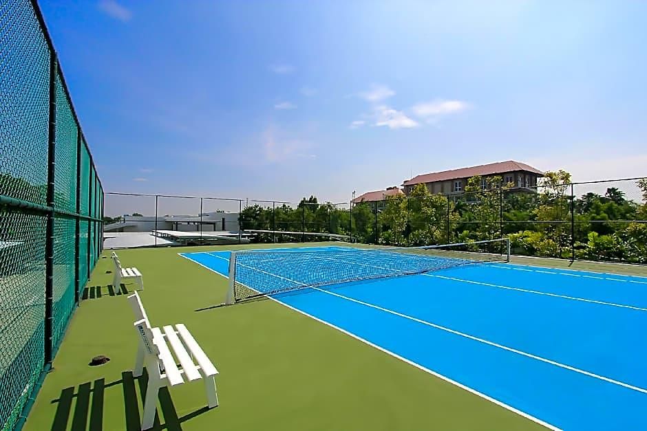 White Residences Hotel 3*