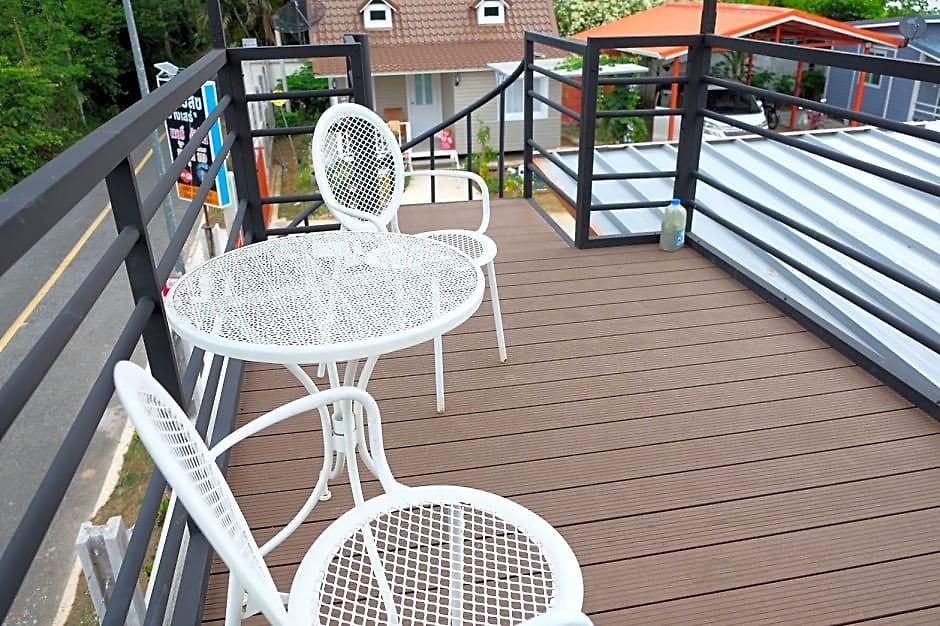 Baan Cha-lier Sook Bangsaray Hotel