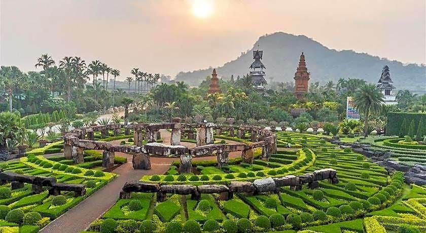 Baan Cha-lier Sook Bangsaray