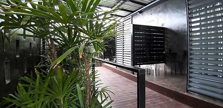 At Koh Larn Hotel 2*