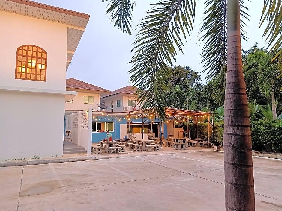 Baan Klang-dao 2*