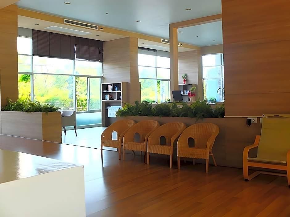 Hotel Lumpini Jomtien Seaview E22inn