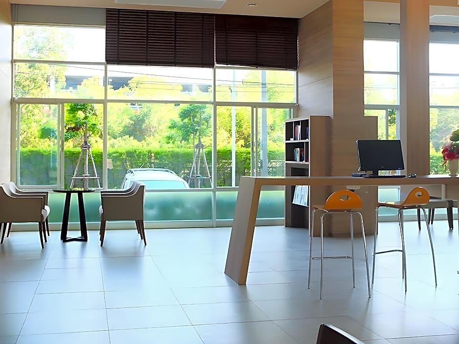 Lumpini Jomtien Seaview E22inn 3*