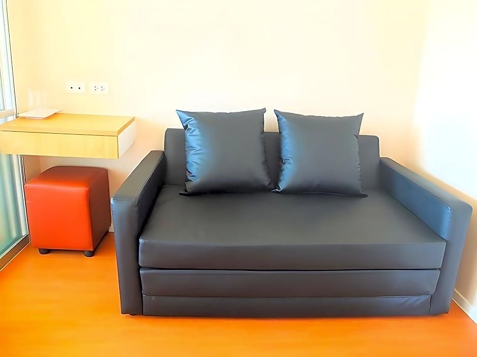 Lumpini Jomtien Seaview E22inn Hotel 3*