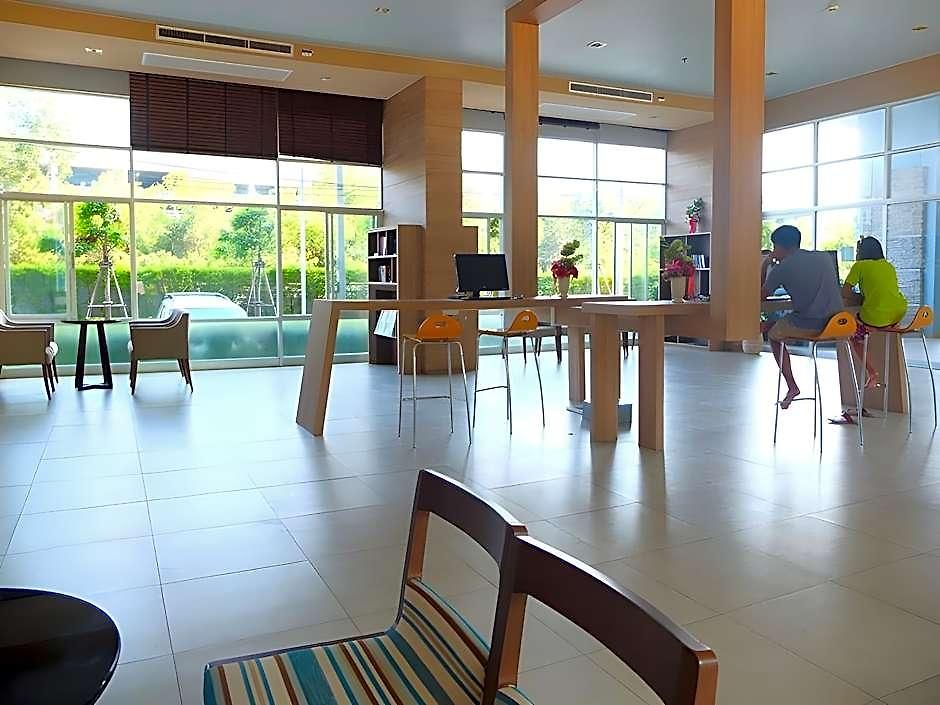 Lumpini Jomtien Seaview E22inn Hotel