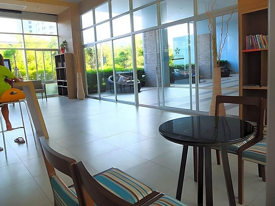 Hotel Lumpini Jomtien Seaview E22inn