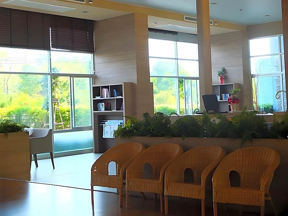 Lumpini Jomtien Seaview E22inn 3*