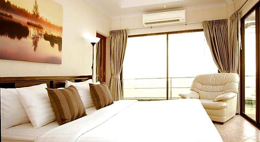Avoca Pool Hotel