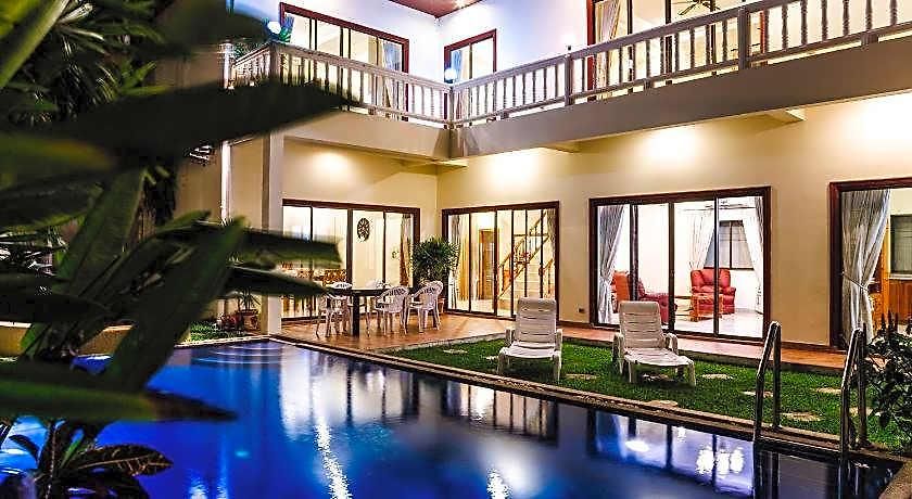 Hotel Avoca Pool