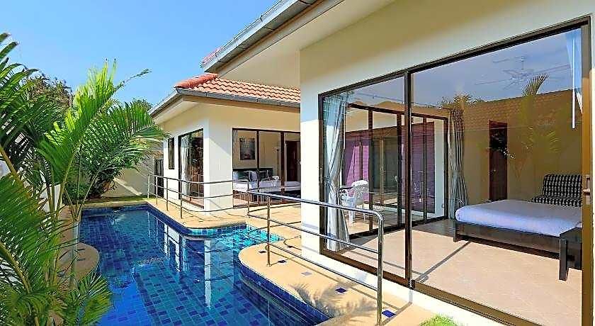 Hotel Avoca Pool Pattaya