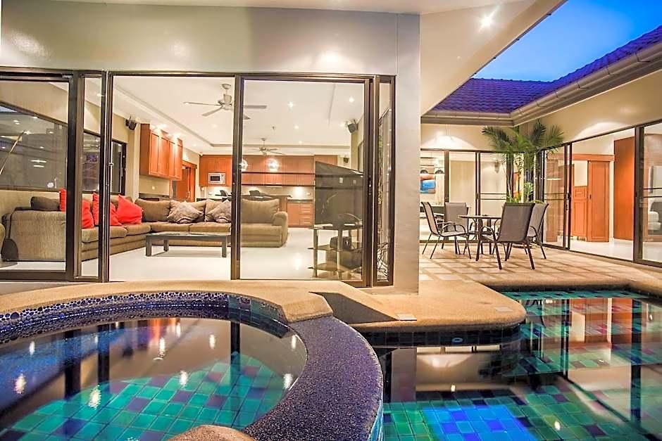 Avoca Pool Hotel 3*