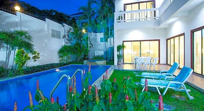 Avoca Pool Hotel 3*
