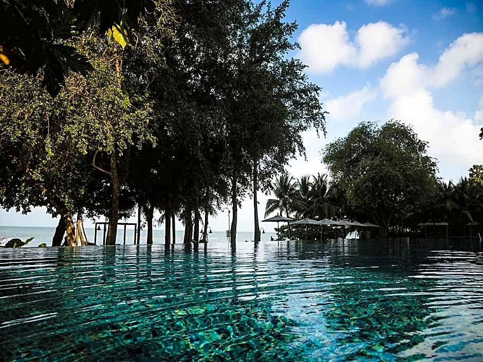 Northpoint Luxury Grandisvillas Hotel